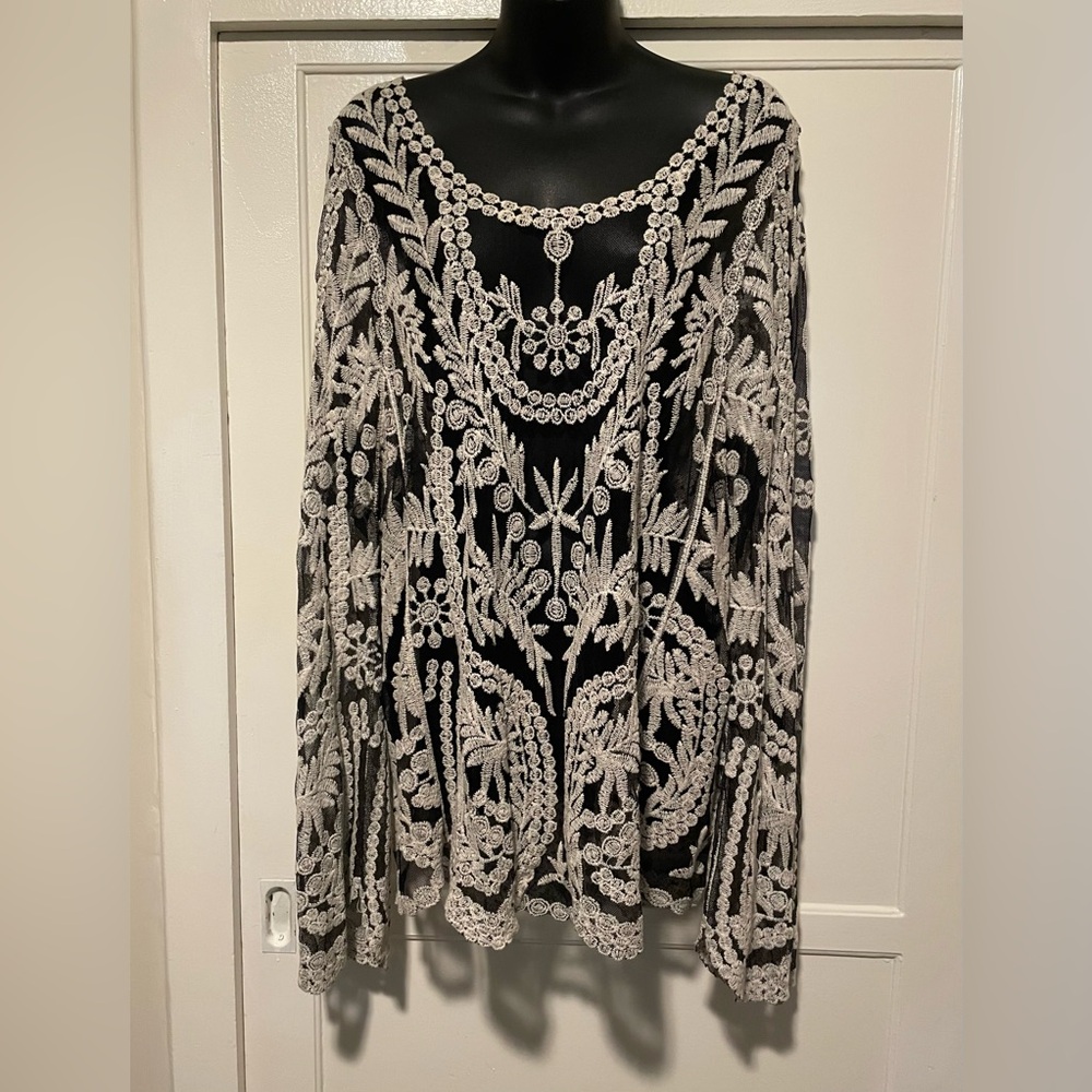 Simply Couture Mesh Embroidered Blouse! 🖤